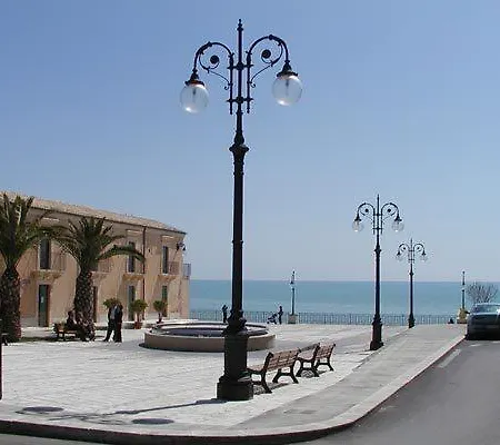 Via Crispi
